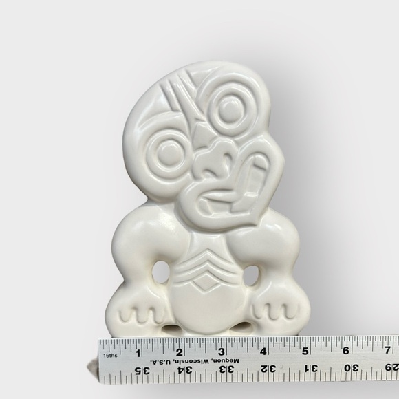 STUDIO CERAMICS White Maori Hei-Tiki 7" Statue Figurine Kiwiana New Zealand - Picture 6 of 9